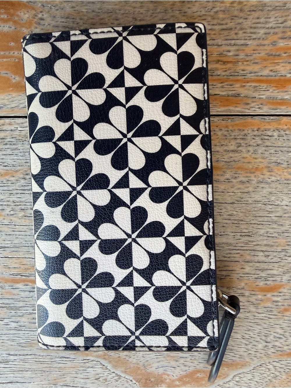 PRICE DROP Kate Spade Hollie Spade Clover Geo bifold wallet Snap Pre Owned - Picture 4 of 10